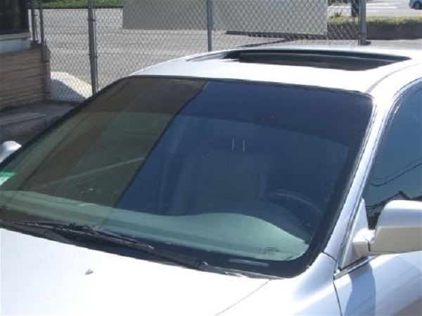 How Mobile Window Tinting Reduce Glare in Evansville, Indiana
