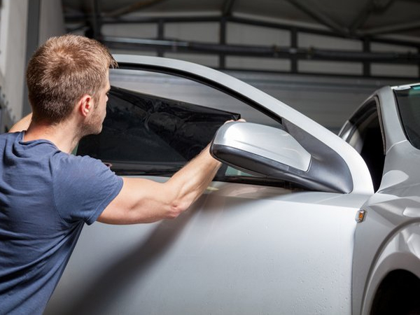 The Benefits of Mobile Window Tint in Fayetteville, Arkansas