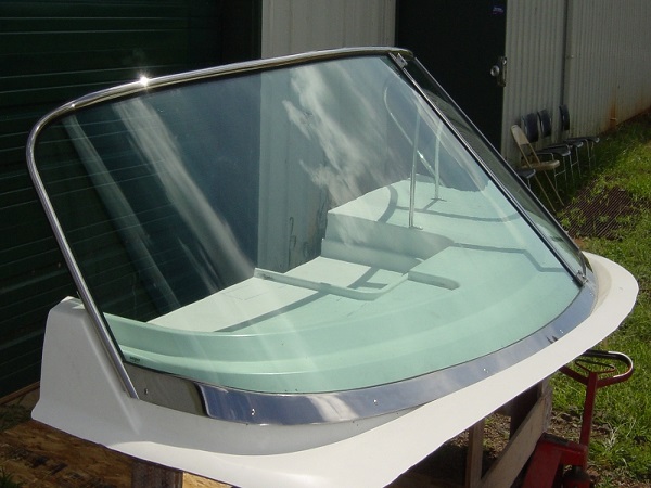3 Things to Remember Before Tinting Curved Boat Windows
