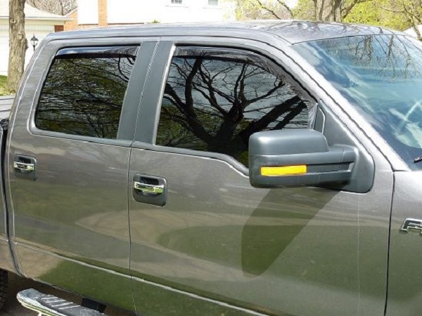 Standards to Keep in Choosing Mobile Window Tinting in Erie, PA